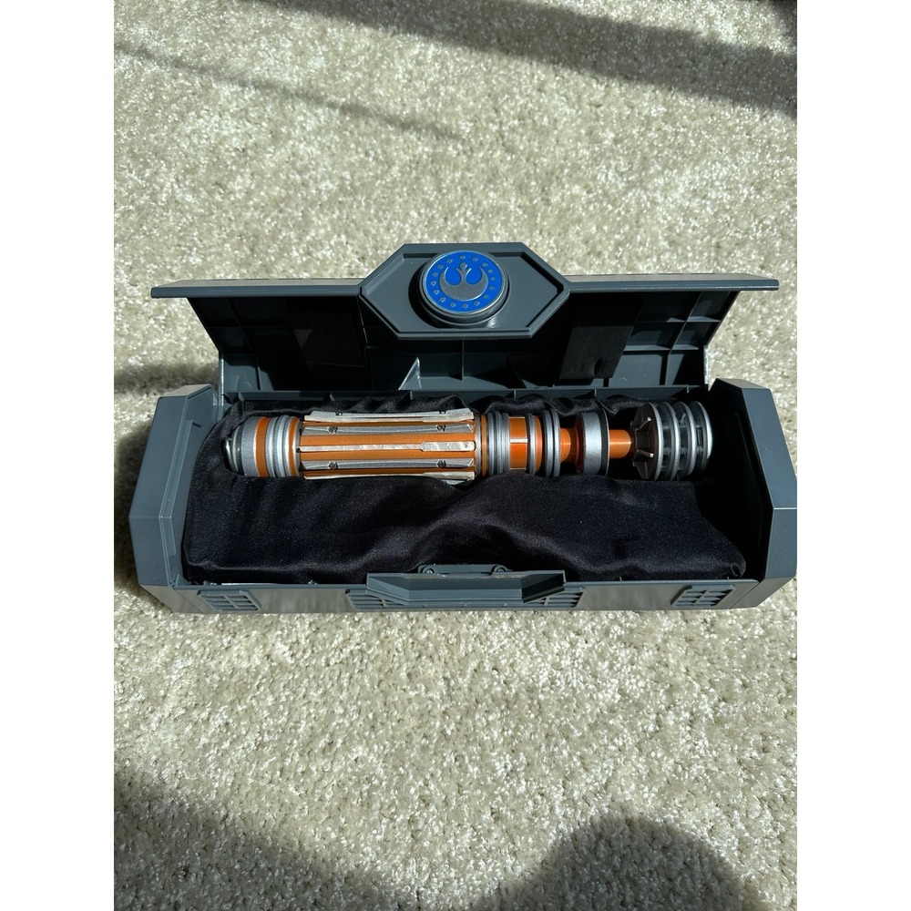 Star Wars Leia Organa Legacy Lightsaber Hilt Galaxy's Edge 2021 Limited Edition